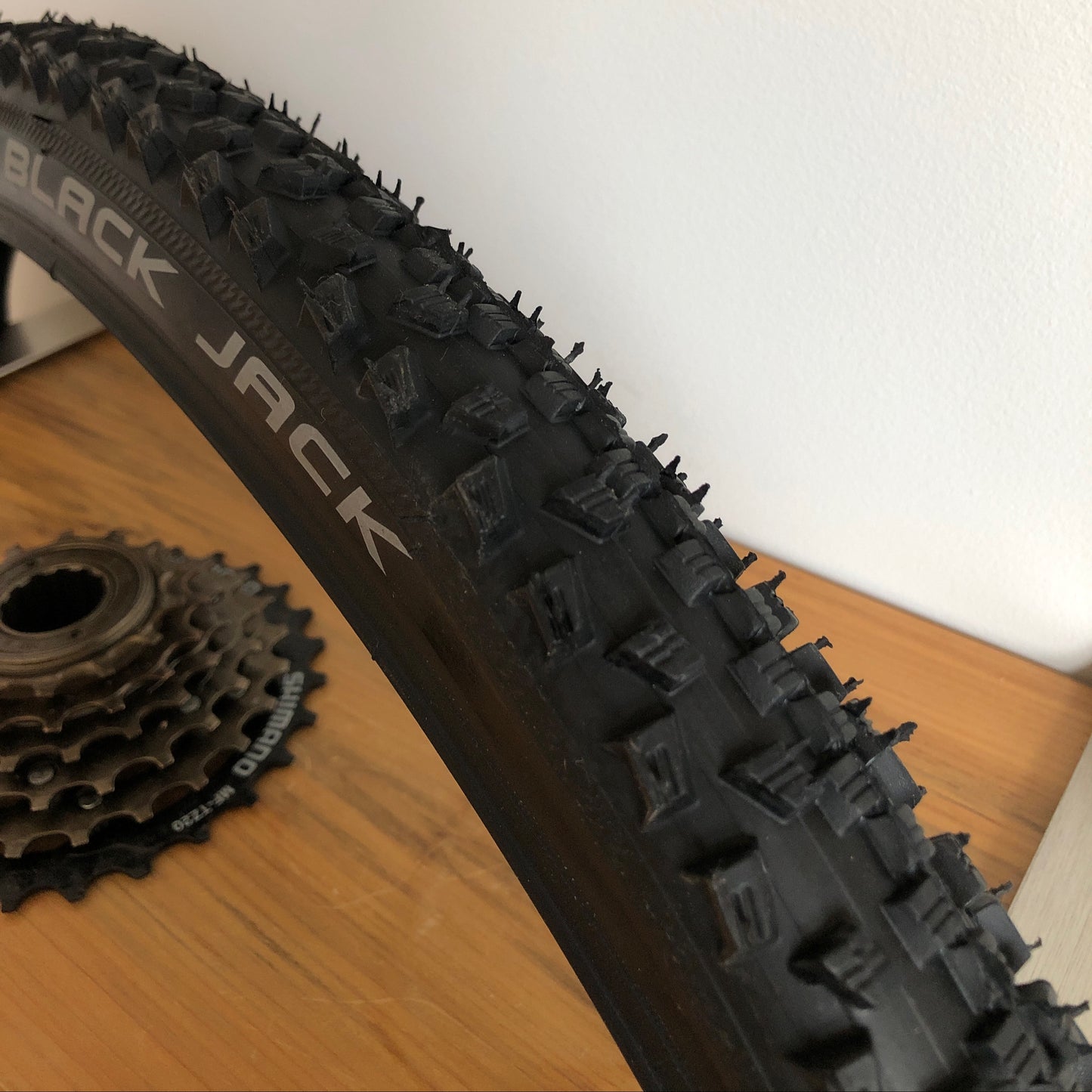 559-Schwalbe Black Jack (47-559) 26 x 1.90 (HS407)