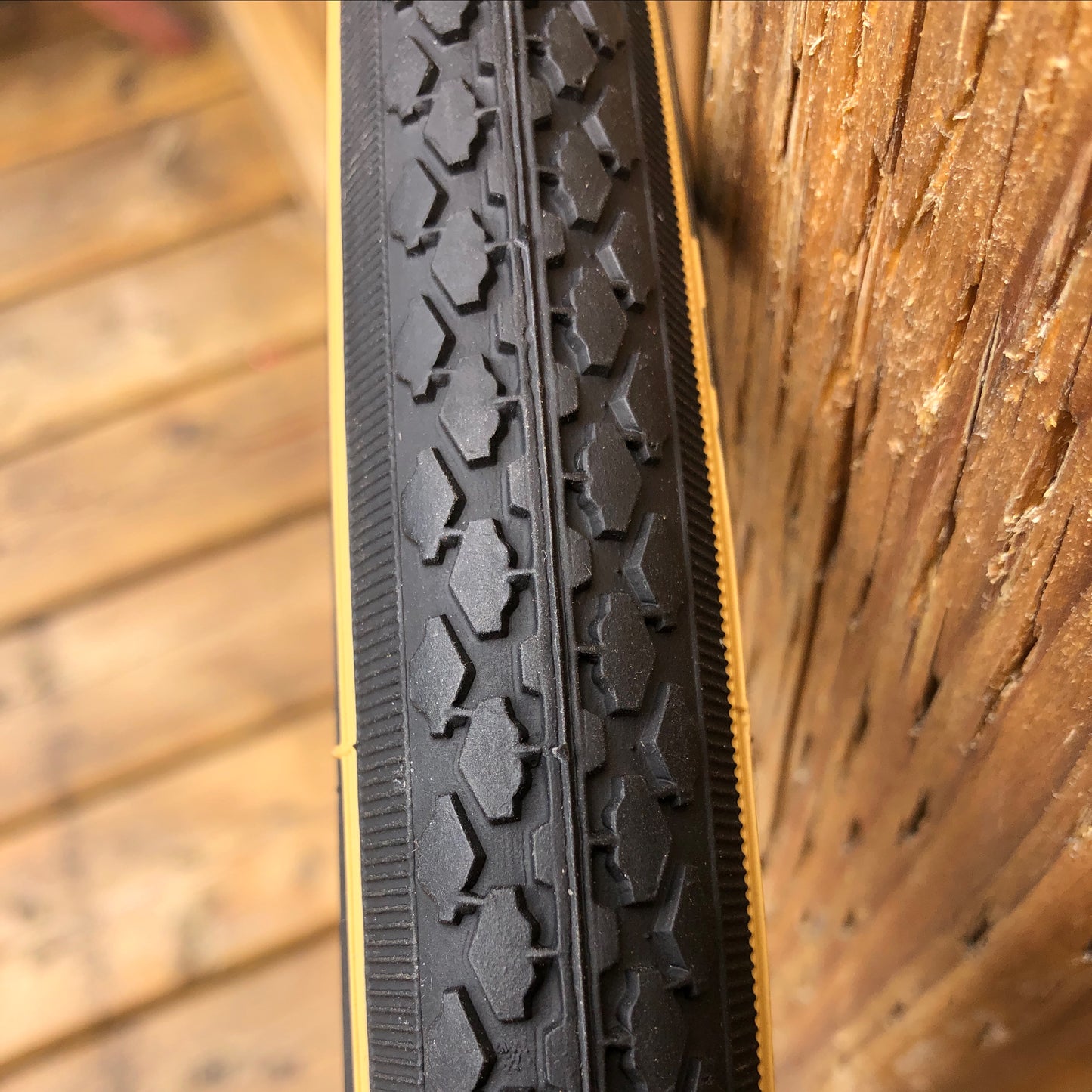 630-Schwalbe 27 x 1 1/4 (28/32-630) H159 Gum Wall Tire with K-Guard