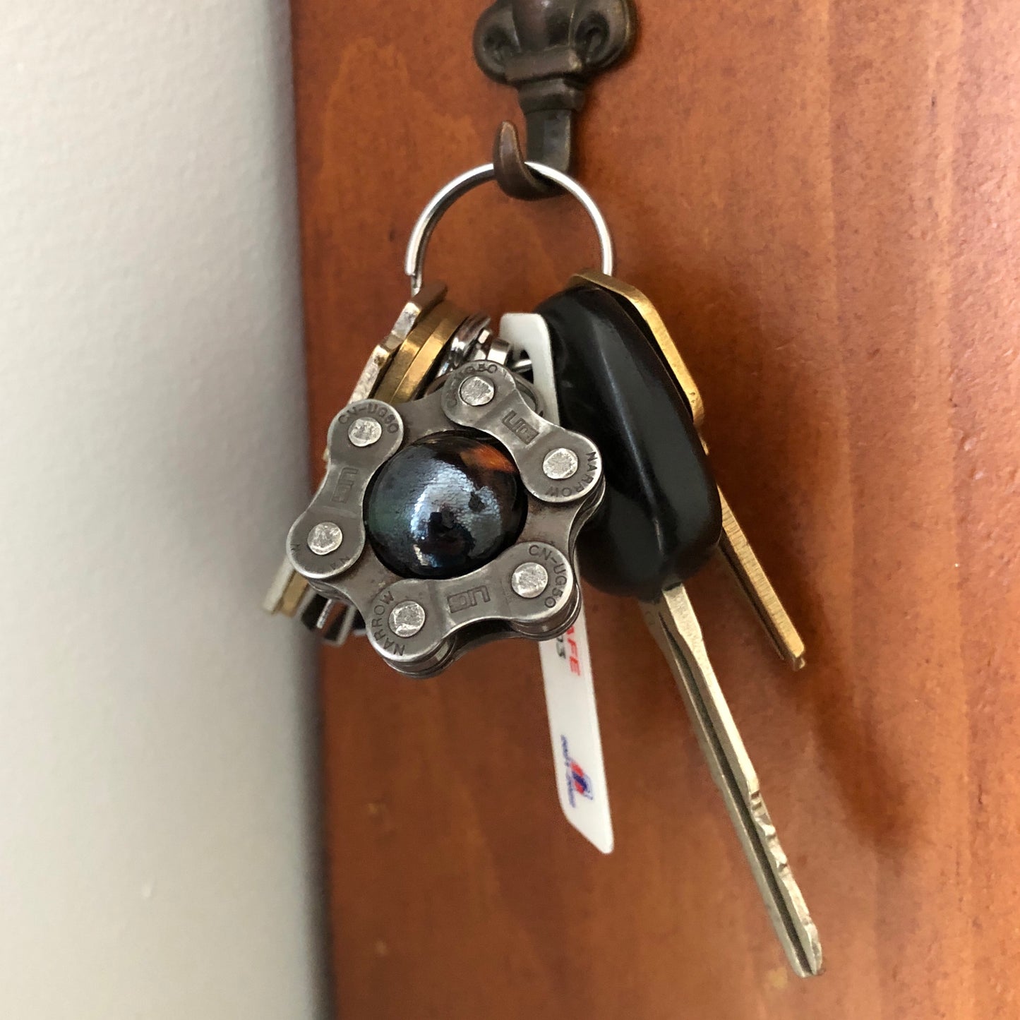 Recycled Bicycle Chain Key Chain: Chrysoprase with Black Link