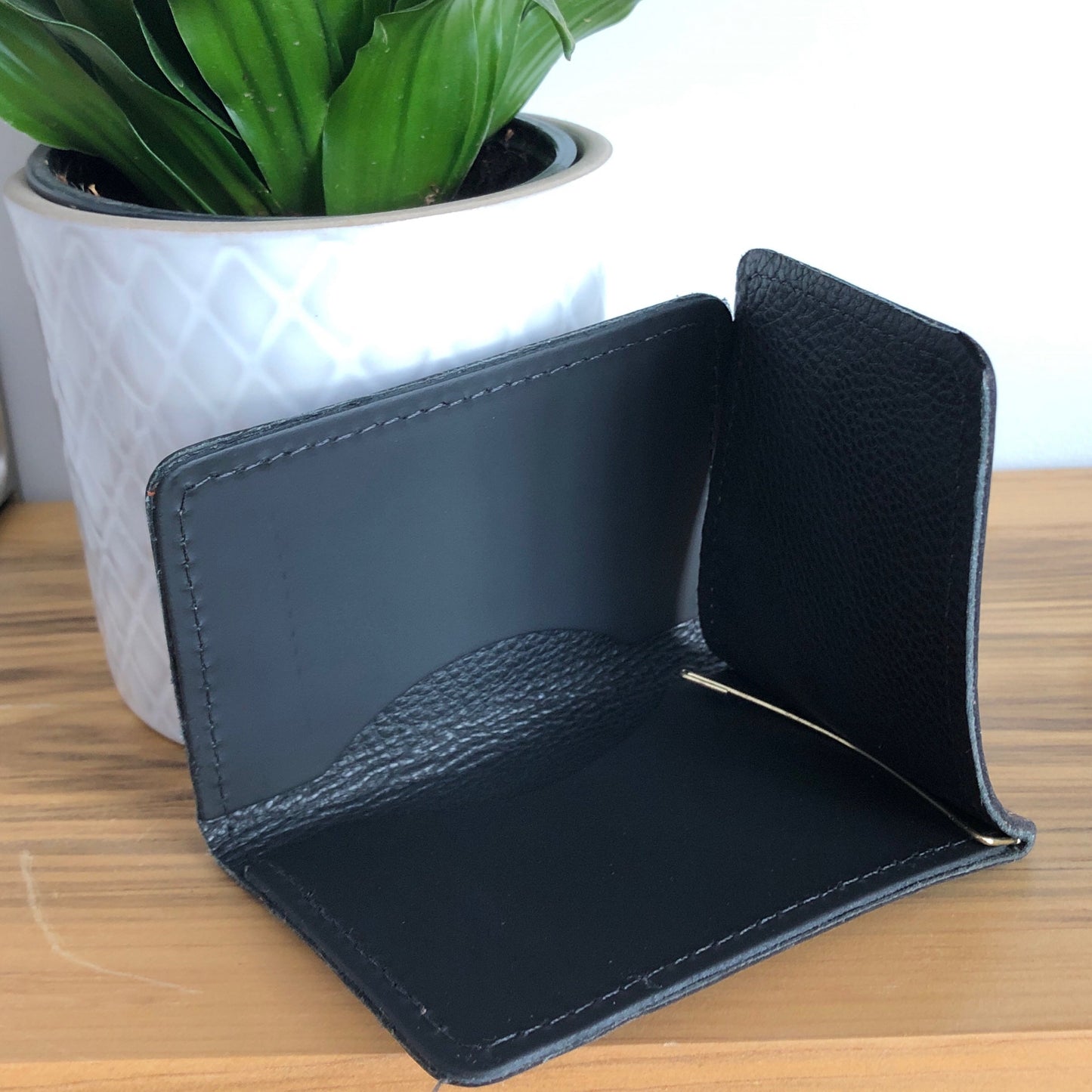 Wallet: Just the Essentials: Black