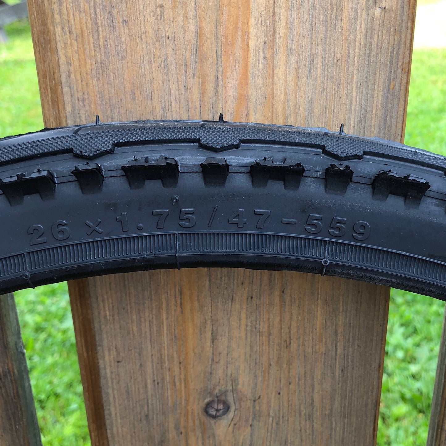 559-CYT City (H-566) 26 x1.75 (47-559) Black Wall Tire