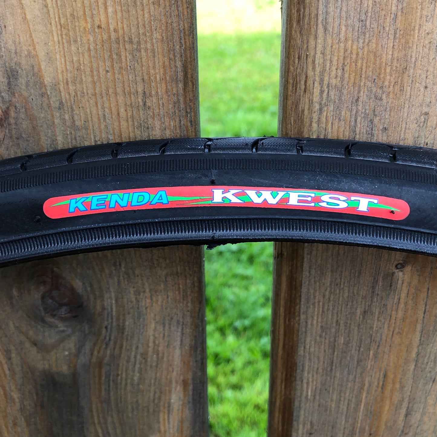 622-Kenda "Kwest" with K-Shield 700 x 32 (32-622) Tire
